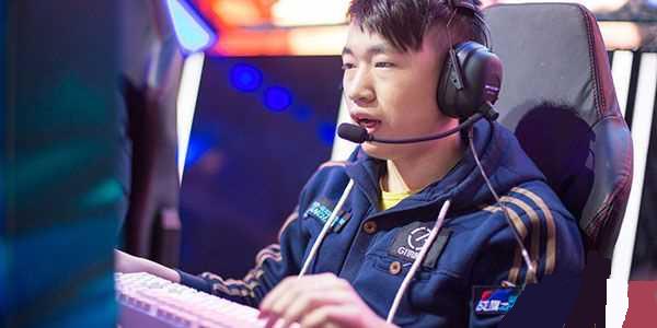 名列前茅的 名列前茅的